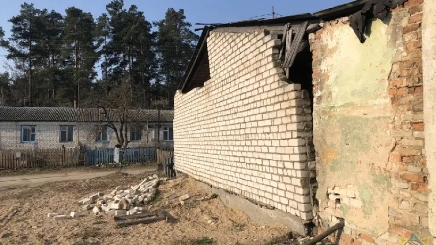 У Смалявіцкім раёне абрынуўся франтон жылога дома