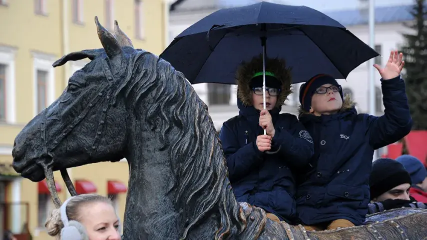 Фотарэпартаж: У Мінску зладзілі бітву на Нямізе