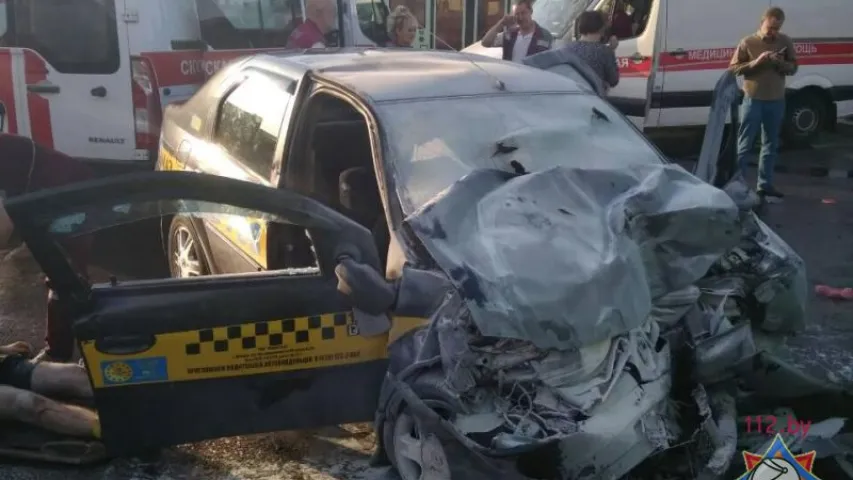 З’явіліся новыя падрабязнасці пра ДТЗ з таксі, у якім загінулі 2 пасажыры