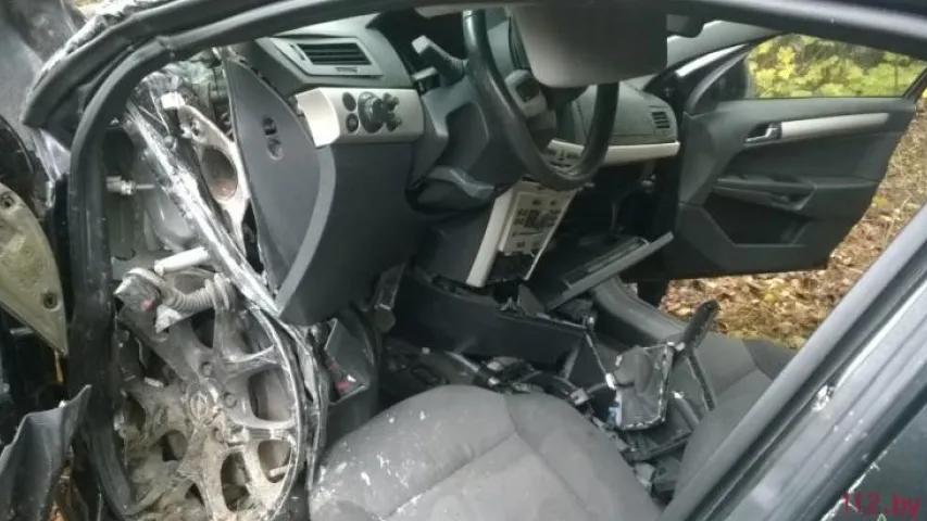 У Камянецкім раёне пасля ДТЗ кіроўцу даставалі з салону гідраўлічнымі нажніцамі