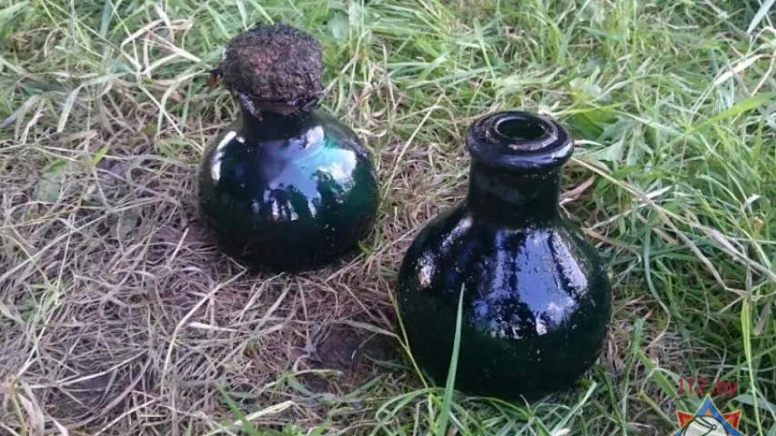 У Камянецкім раёне на дне ракі знайшлі дзве ёмістасці з ртуццю (фота)