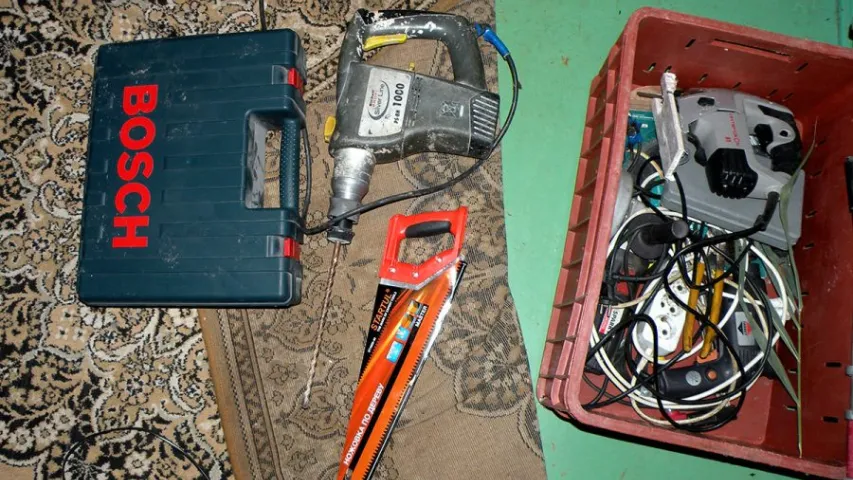 У Слуцку катэдж быў завалены скрадзенымі рэчамі (фота)