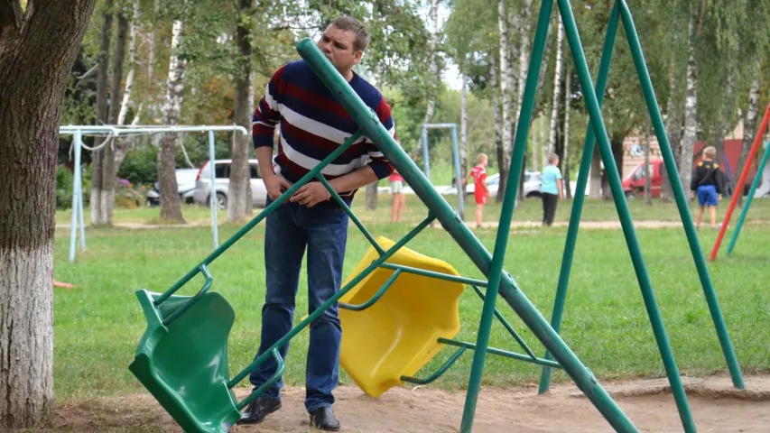 У Слуцку абрынуліся арэлі, пацярпелі дзве 9-гадовыя дзяўчынкі