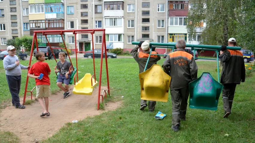 У Слуцку абрынуліся арэлі, пацярпелі дзве 9-гадовыя дзяўчынкі