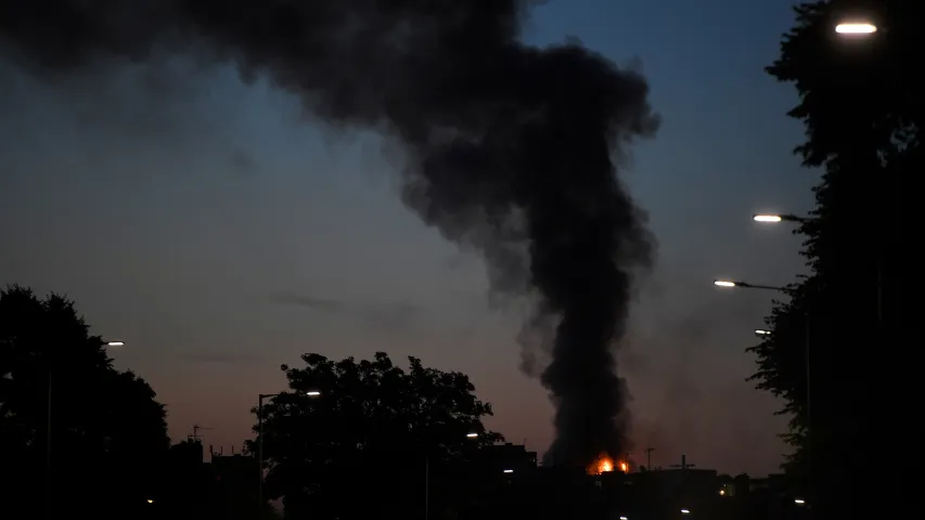 У Лондане згарэў 24-павярховы жылы дом. Фота, відэа