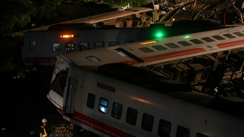 Жахлівая аварыя пасажырскага цягніка на Тайвані трапіла на відэа