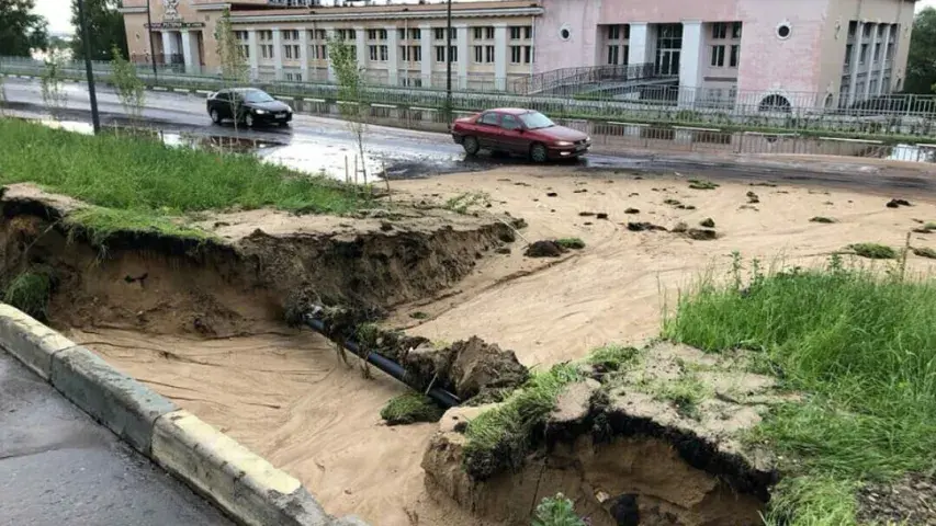 Як толькі расійскі горад развітаўся з чэмпіянатам свету, дарогу змыла (фота)