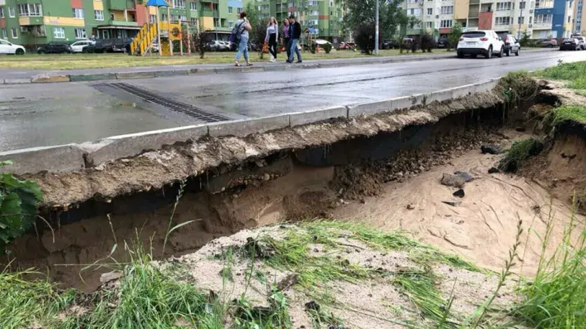 Як толькі расійскі горад развітаўся з чэмпіянатам свету, дарогу змыла (фота)