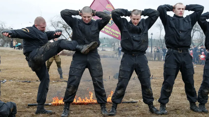 Спецназ у агні (фотарэпартаж)