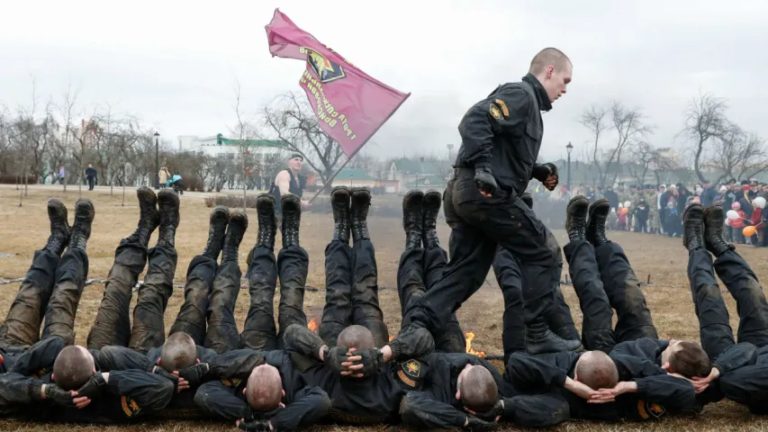 Спецназ у агні (фотарэпартаж)