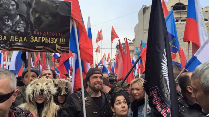 "Даёшь зачистку пятой колонны!" ― в Москве проходит массовое шествие (фото)