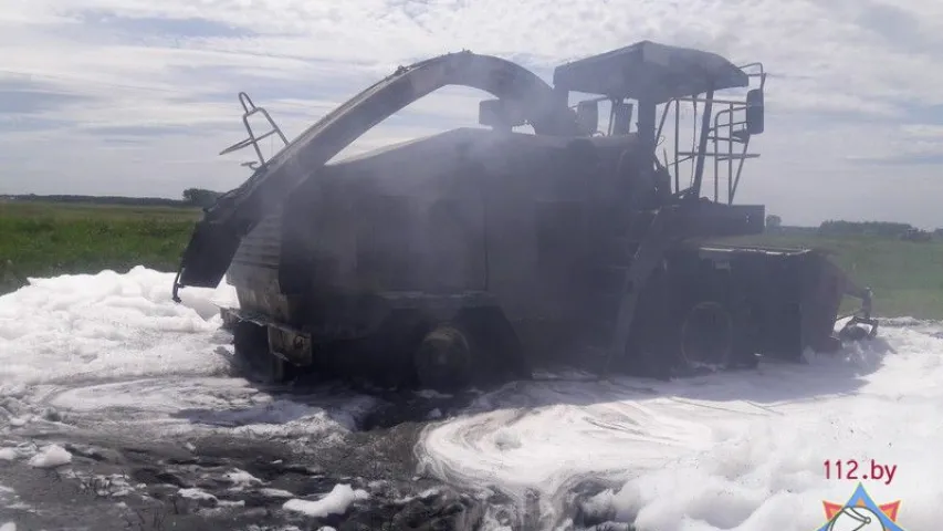 Фантастычнае фота з тушэння камбайна ў Салігорскім раёне