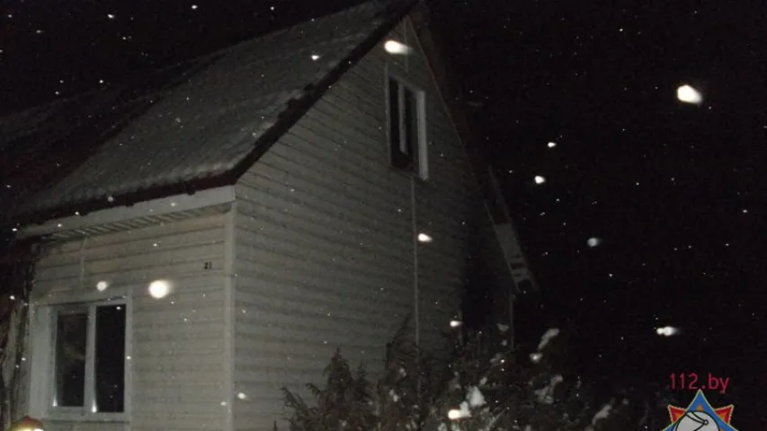 У Капылі мужчына выратаваў на пажары сям’ю (фота)