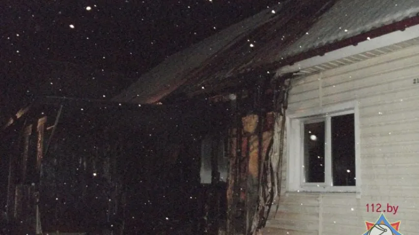 У Капылі мужчына выратаваў на пажары сям’ю (фота)