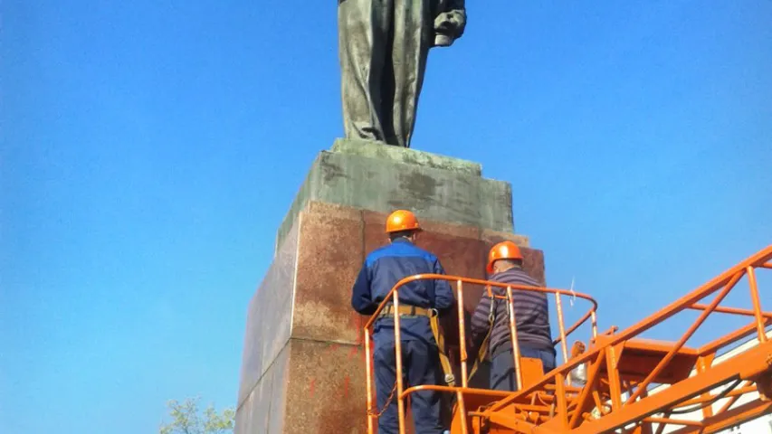 У Брэсце службовы сабака згубіў след мужчыны, які абліў фарбай помнік Леніну