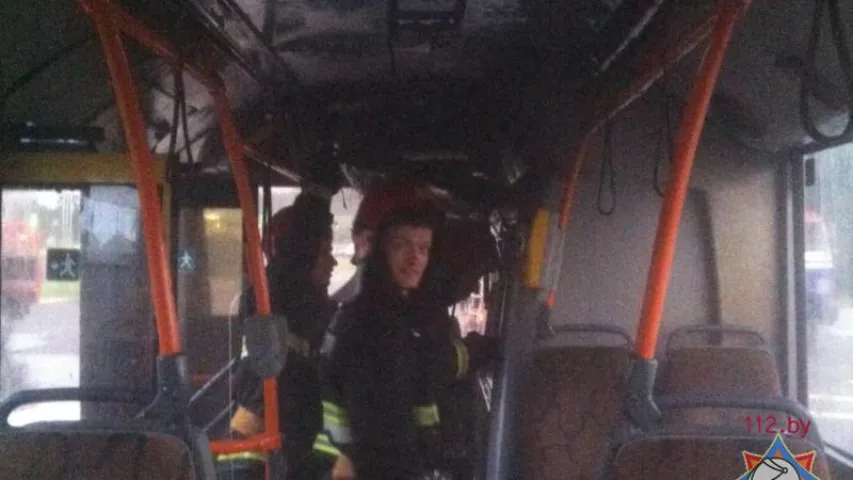 У Мінску гарэў гарадскі аўтобус (фота)
