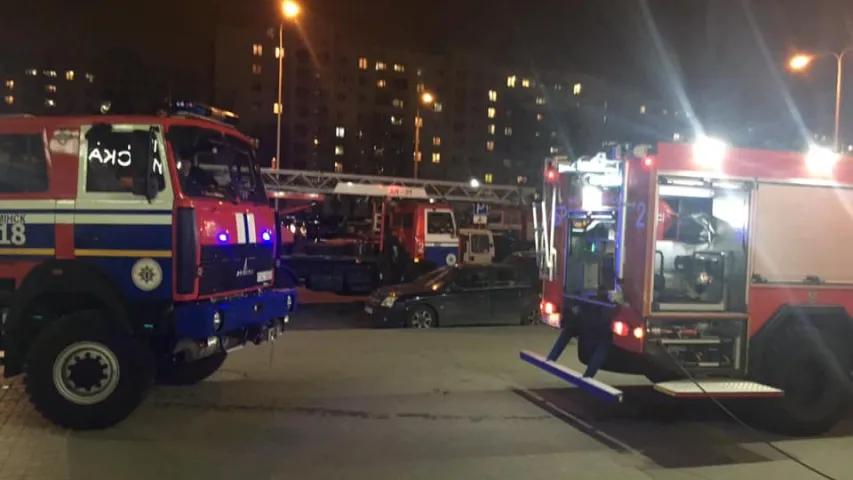 У Мінску да гандлёвага цэнтра выязджала шмат машын МНС, але пажару не было