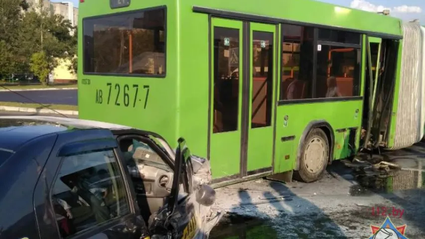 З’явіліся новыя падрабязнасці пра ДТЗ з таксі, у якім загінулі 2 пасажыры