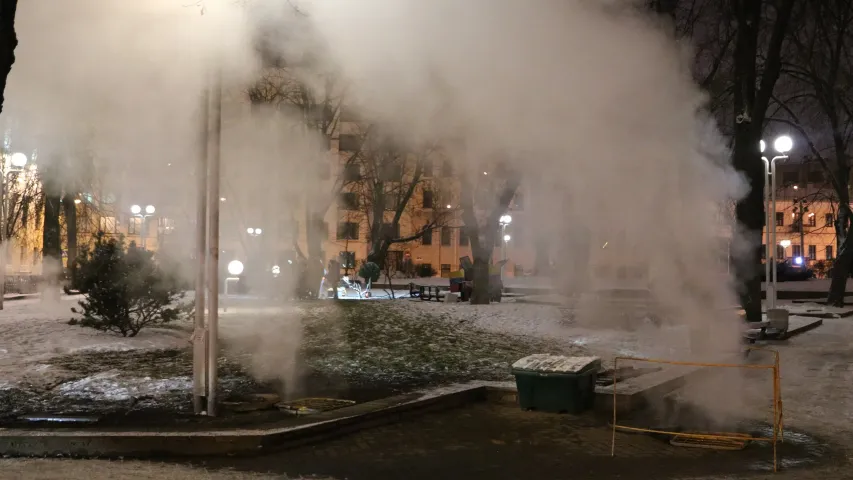 У цэнтры Мінска ліквідавалі наступствы пашкоджання трубаправода (фота)