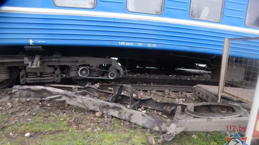 Кіроўца грузавіка з буракамі, які трапіў пад цягнік, ехаў на чырвонае святло