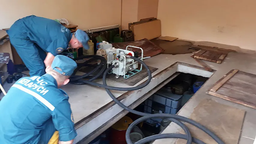 Брэсцкія чыгуначнікі выкапалі тунэль, каб красці дызпаліва 