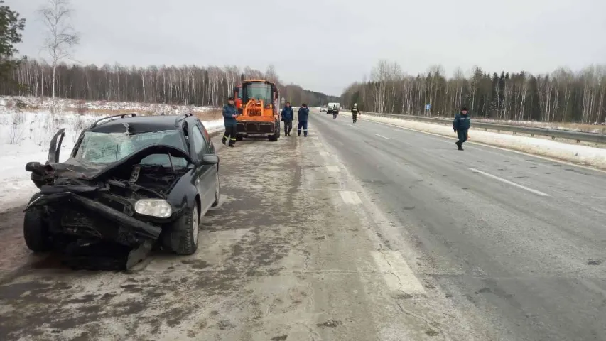 У ДТЗ на трасе М-1 у Івацэвіцкім раёне сур'ёзна пацярпелі жанчына і дзіця