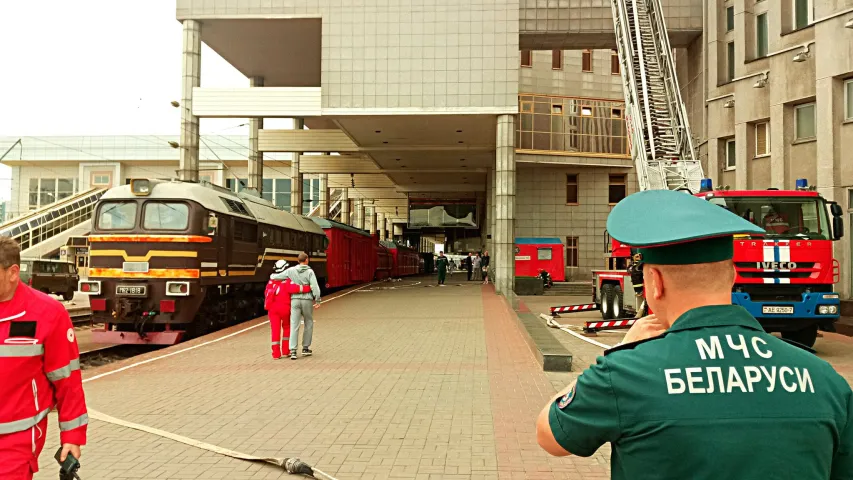 На мінскім чыгуначным вакзале ратавальнікі ліквідоўвалі задымленне (фота)