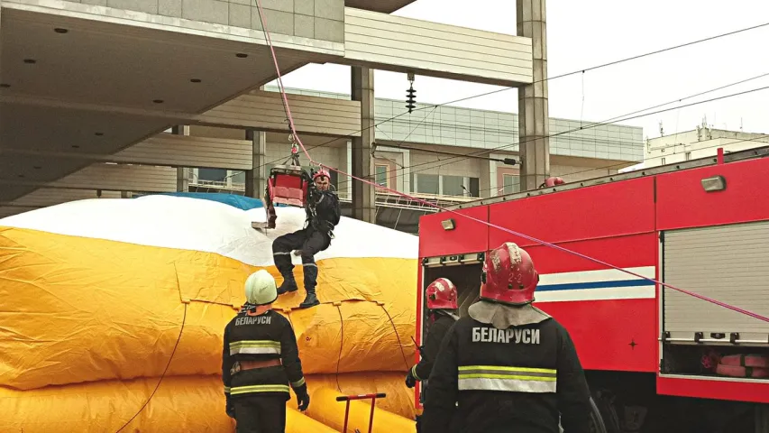 На мінскім чыгуначным вакзале ратавальнікі ліквідоўвалі задымленне (фота)