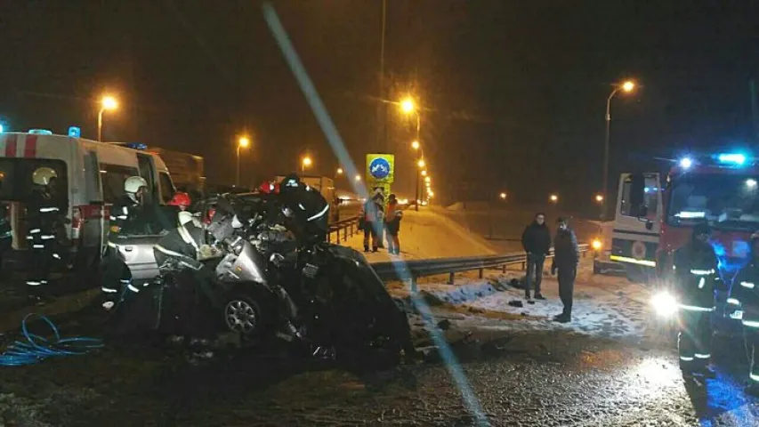 На МКАД Audi разбілася аб дарожную агароджу (фота)