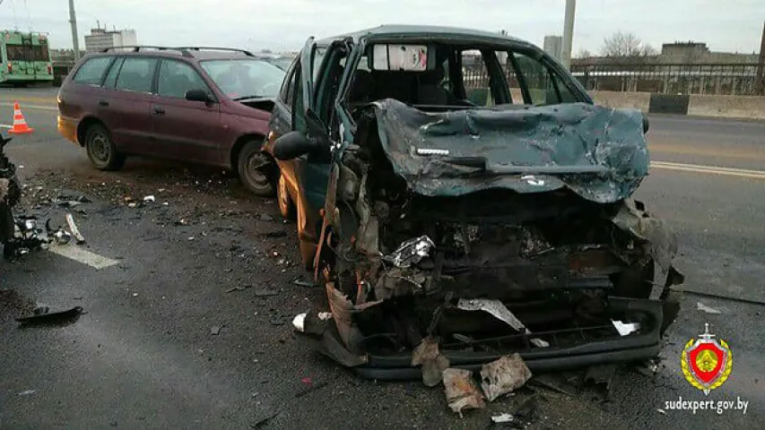 Тры чалавекі трапілі ў лякарню пасля масавага ДТЗ у Мінску