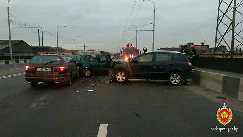Тры чалавекі трапілі ў лякарню пасля масавага ДТЗ у Мінску