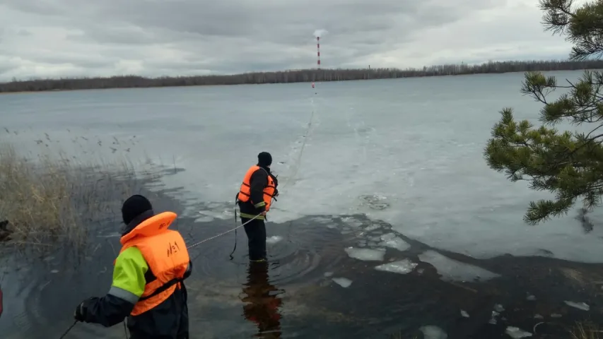У Пухавіцкім раёне двойчы за 7 гадзін ратавалі раварыста, які тануў на возеры