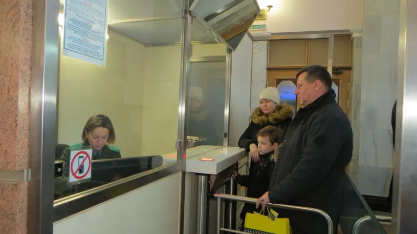 У Брэсце сустракалі першых турыстаў па 10-дзённаму “бязвізу” (фота)