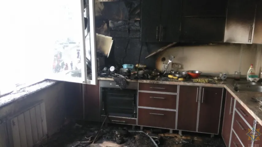 У Мінску дзеці без дарослых гатавалі бульбу фры і ўчынілі пажар у кватэры