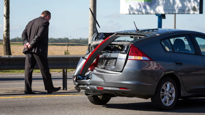 Сёння на МКАД матацыкл сутыкнуўся з легкавіком, адзін загінулы