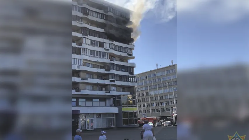 Пажар у цэнтры Мінска тушылі дзевяць ратавальніцкіх машынаў