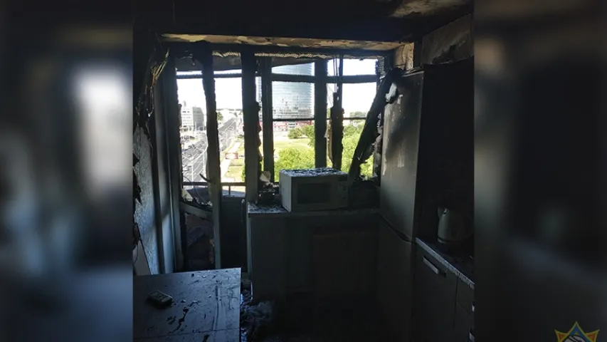 Пажар у цэнтры Мінска тушылі дзевяць ратавальніцкіх машынаў