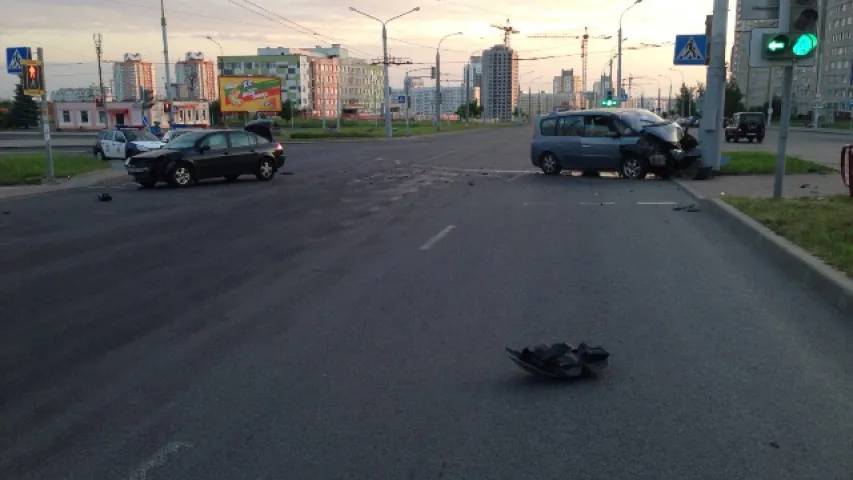У Мінску ў аўтааварыі з удзелам таксі пацярпеў пенсіянер (фота)