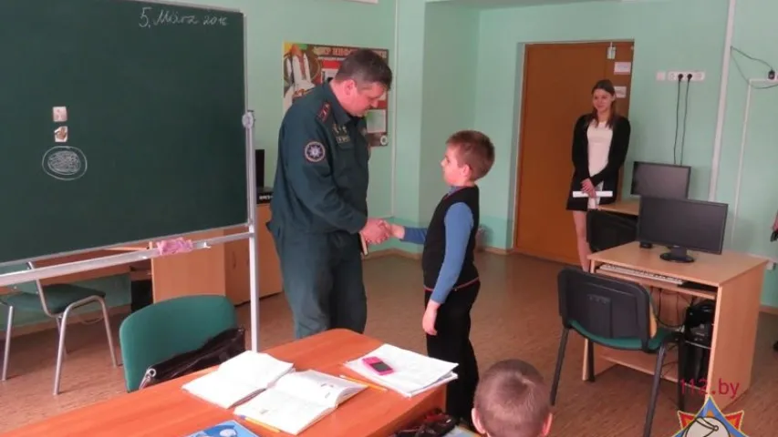 У Мінску 9-гадовы хлопчык патушыў пажар да прыезду ратавальнікаў (фота)