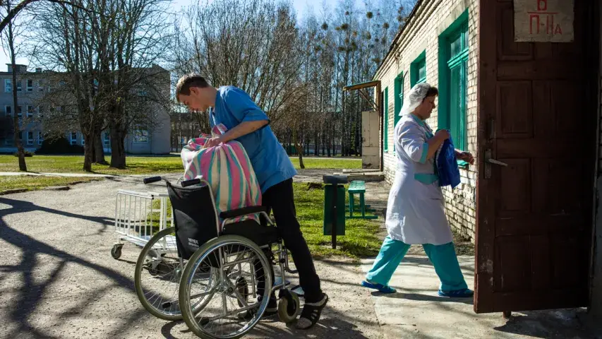 Альтернативная служба в Беларуси: “Лучше бы он траншеи рыл!”