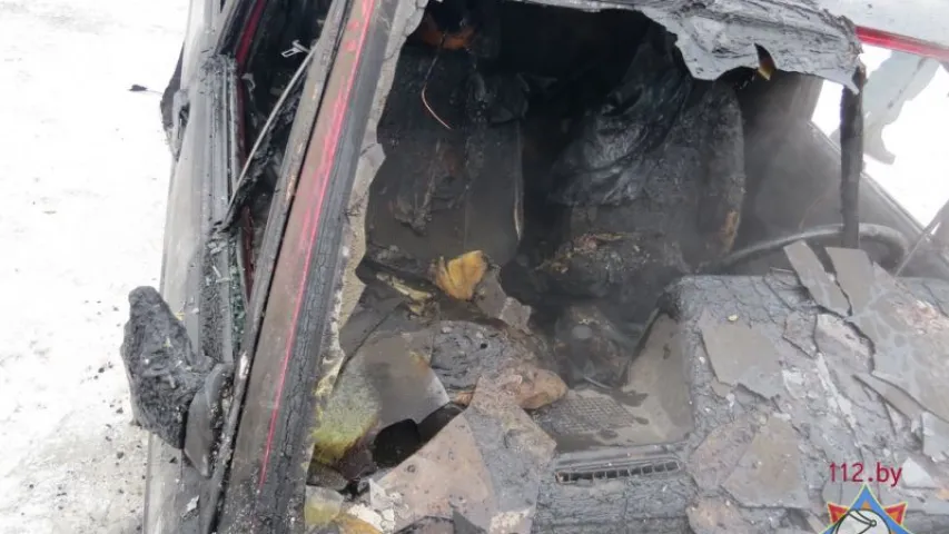 У Мінску ў гаражным кааператыве згарэў Volkswagen Passat (фота)