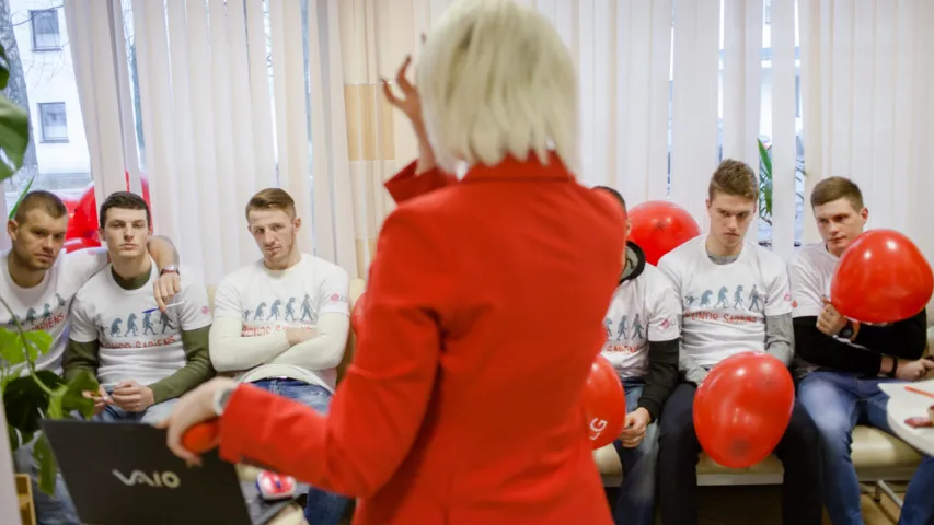Футбалісты "Крумкачоў" здалі больш за 7 літраў крыві. Фотарэпартаж