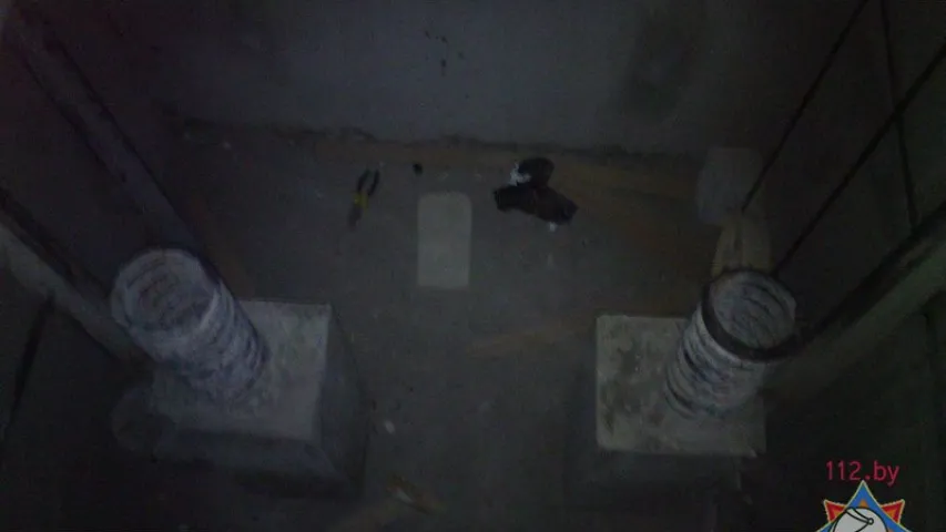 У Мінску мужчына з вышыні пятага паверха ўпаў у шахту ліфта (фота, відэа)