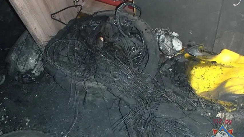 У Мінску ўначы гарэў інтэрнат трамвайнага парку (фота)