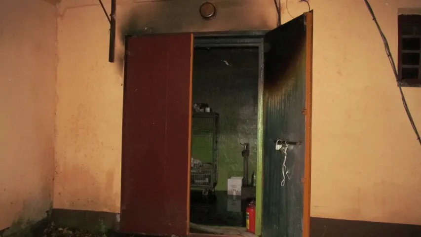 Каб схаваць недастачу, загадчыца падпаліла вясковую краму