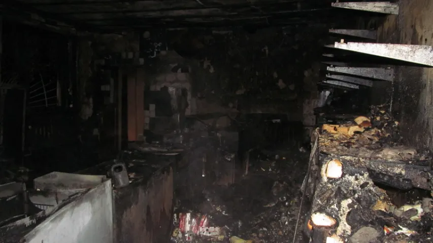 Каб схаваць недастачу, загадчыца падпаліла вясковую краму