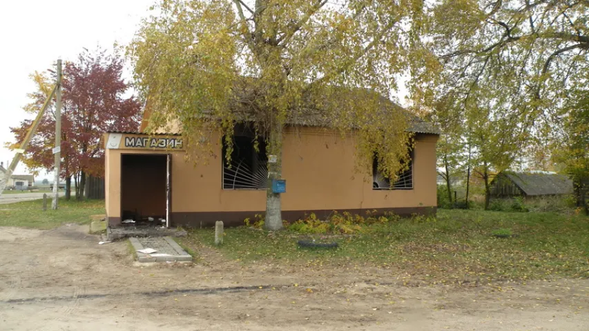 Каб схаваць недастачу, загадчыца падпаліла вясковую краму