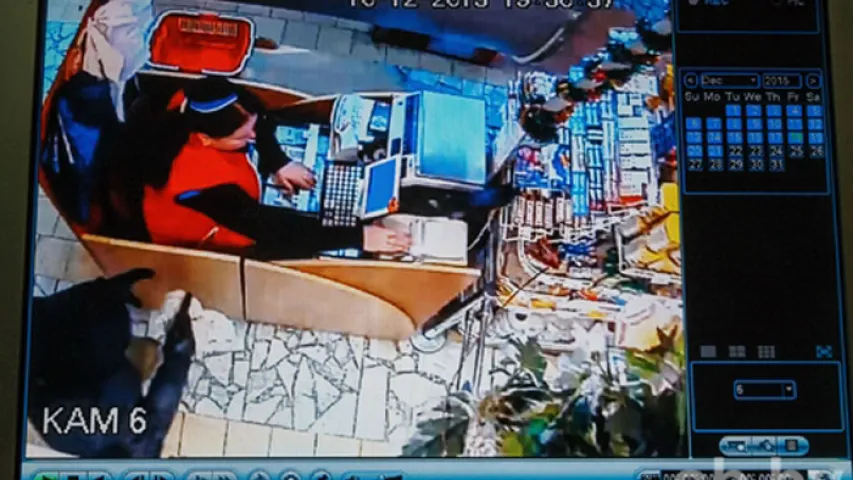 Мужчына з пісталетам і ў масцы абрабаваў мінскую краму (фота)