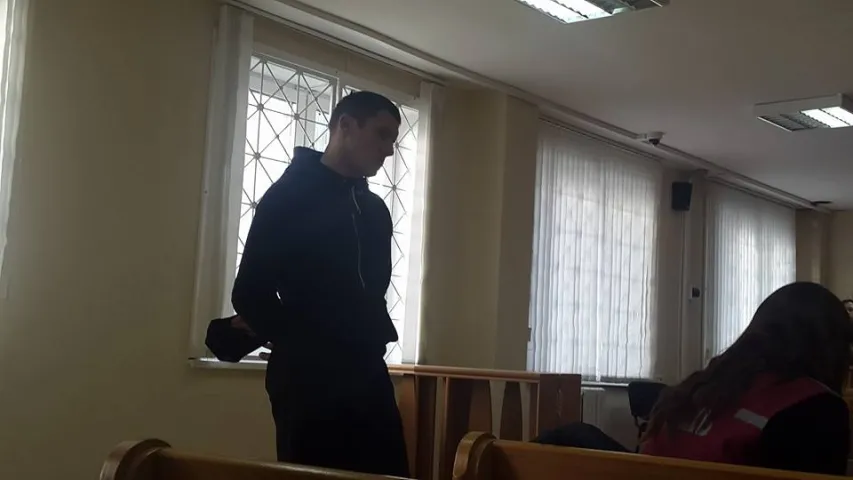 Фотафакт: Да Алеся Лагвінца ў суд выклікалі медыкаў