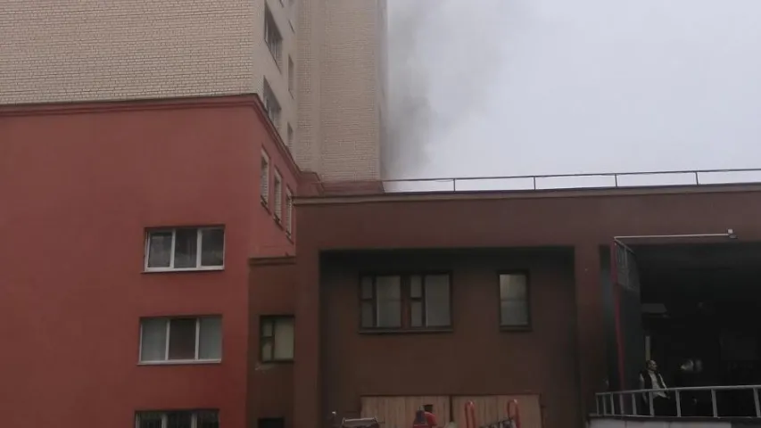На пажары ў Мінску жанчына аказалася заблакаванай у ліфце